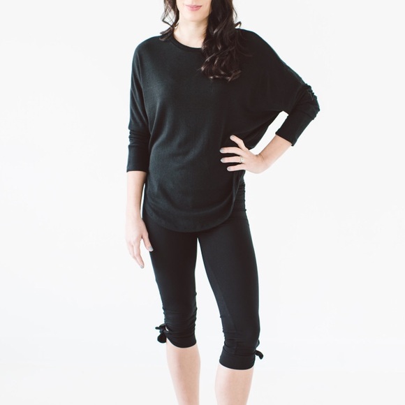Smash + Tess “The Batwing Pullover” in Small - Picture 4 of 5